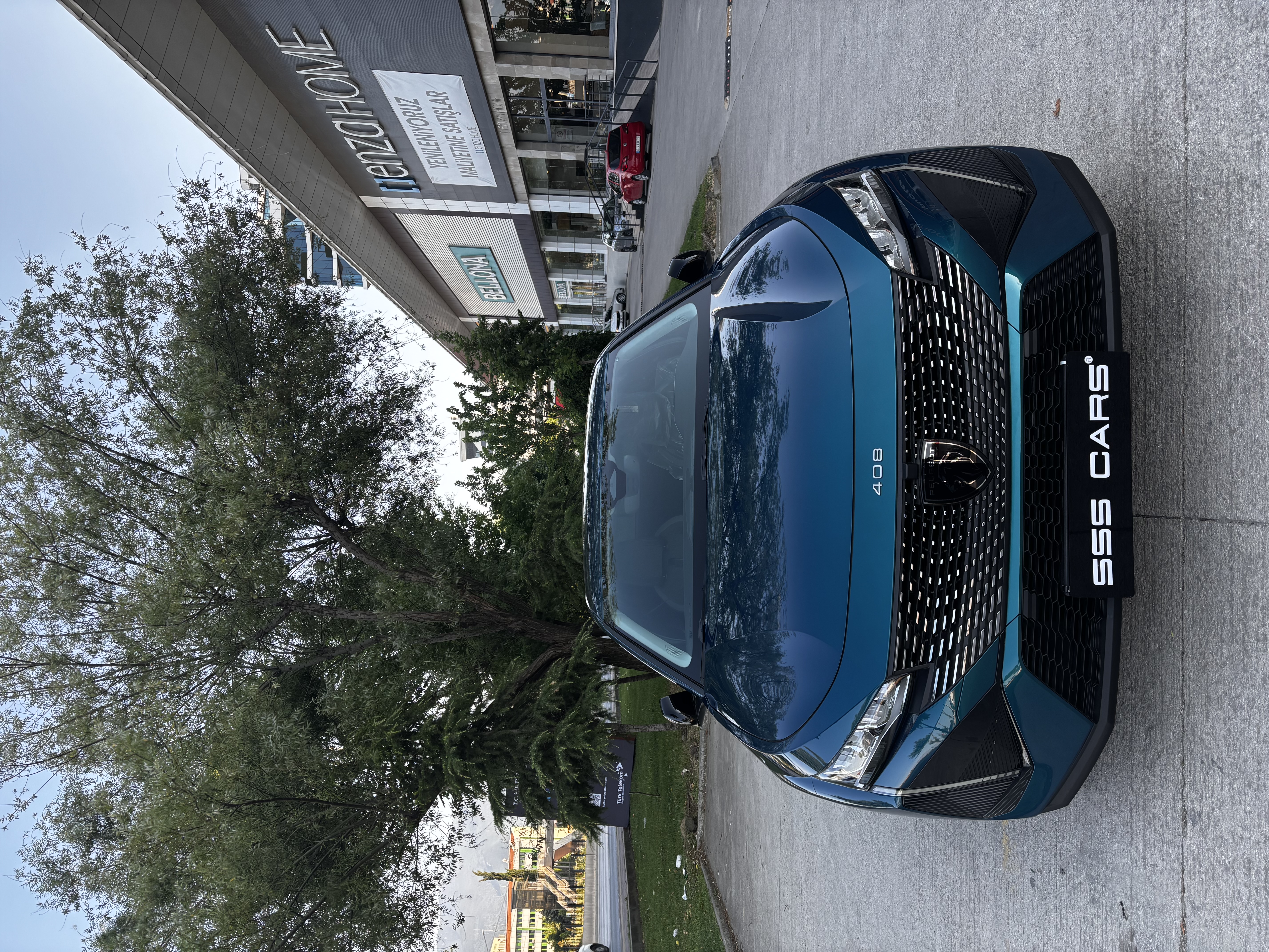 PEUGEOT 408