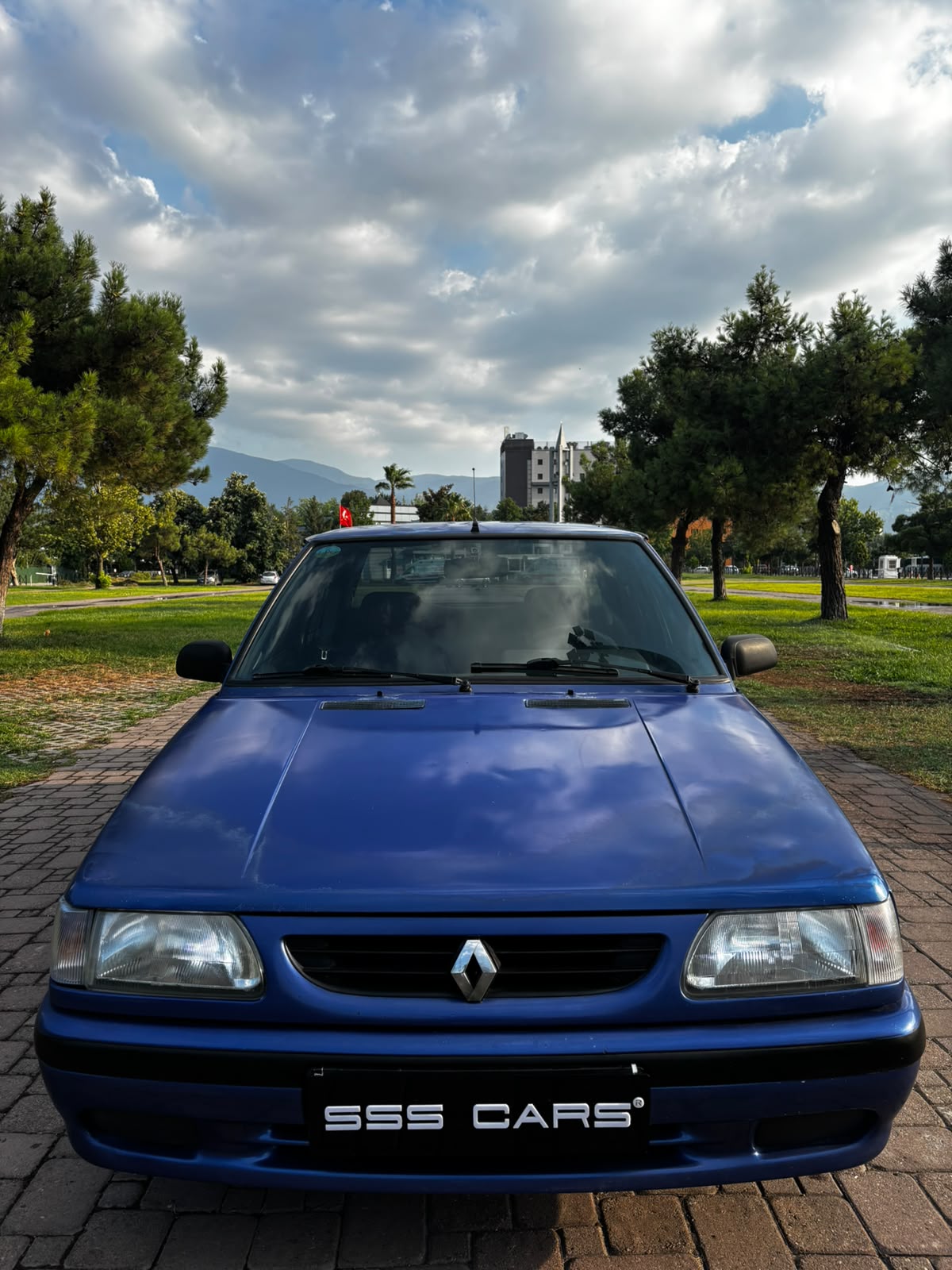 RENAULT BROADWAY